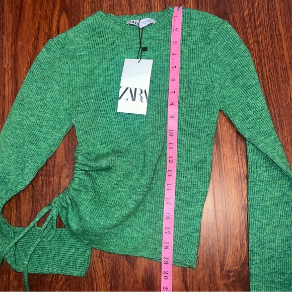 Zara Green Sweater With opening on the side - Picture 7 of 7